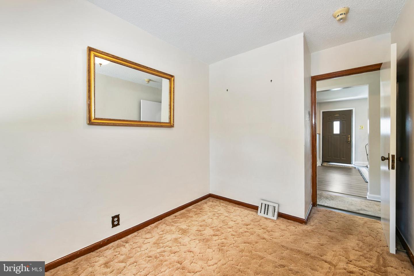 7703 Lister St Property Photo 19