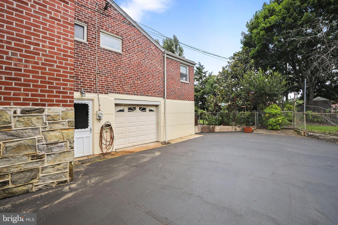 7703 Lister St Property Photo 29