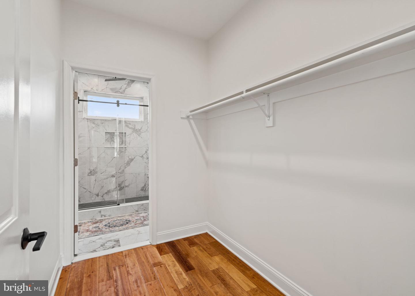 1450 N Dover St Property Photo 18
