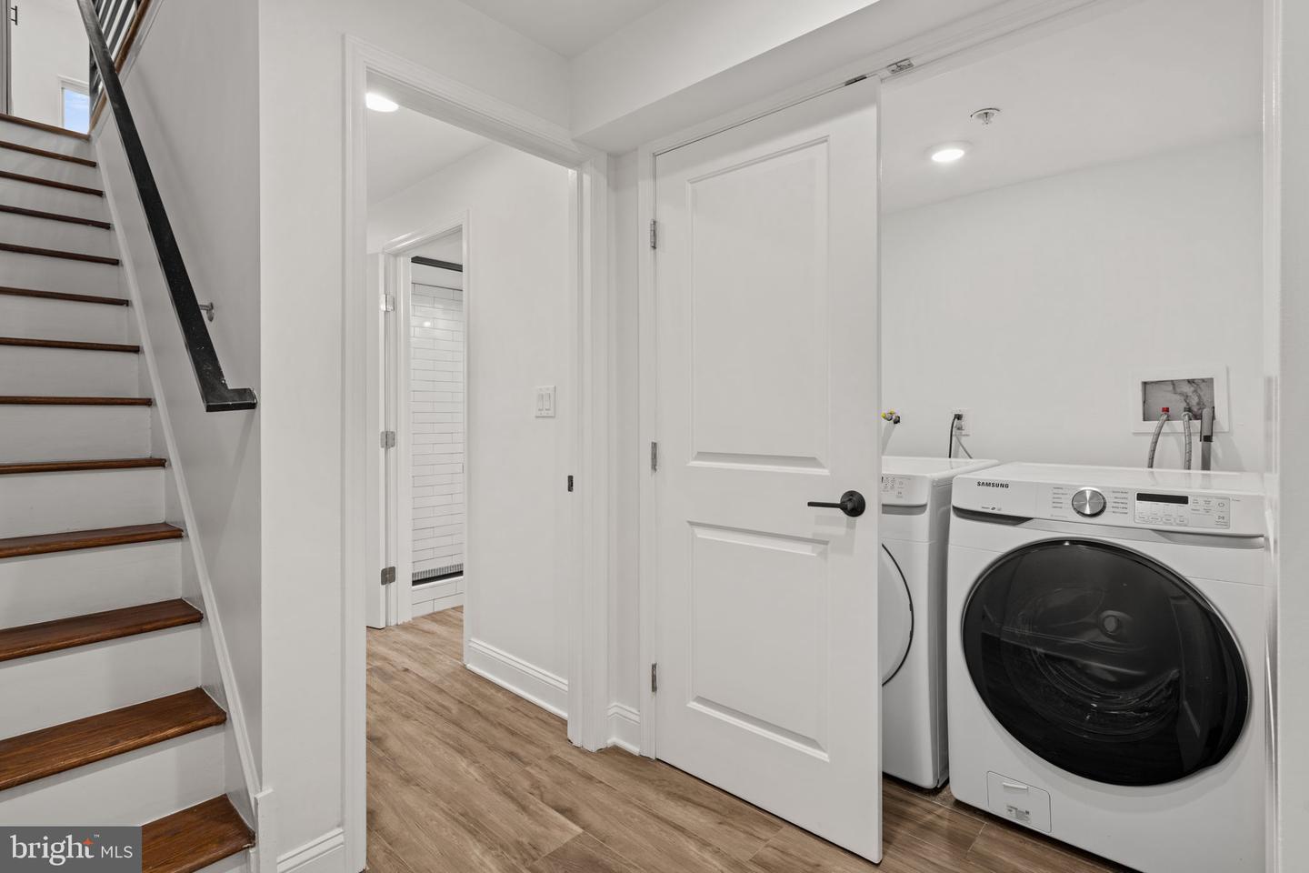 1450 N Dover St Property Photo 25