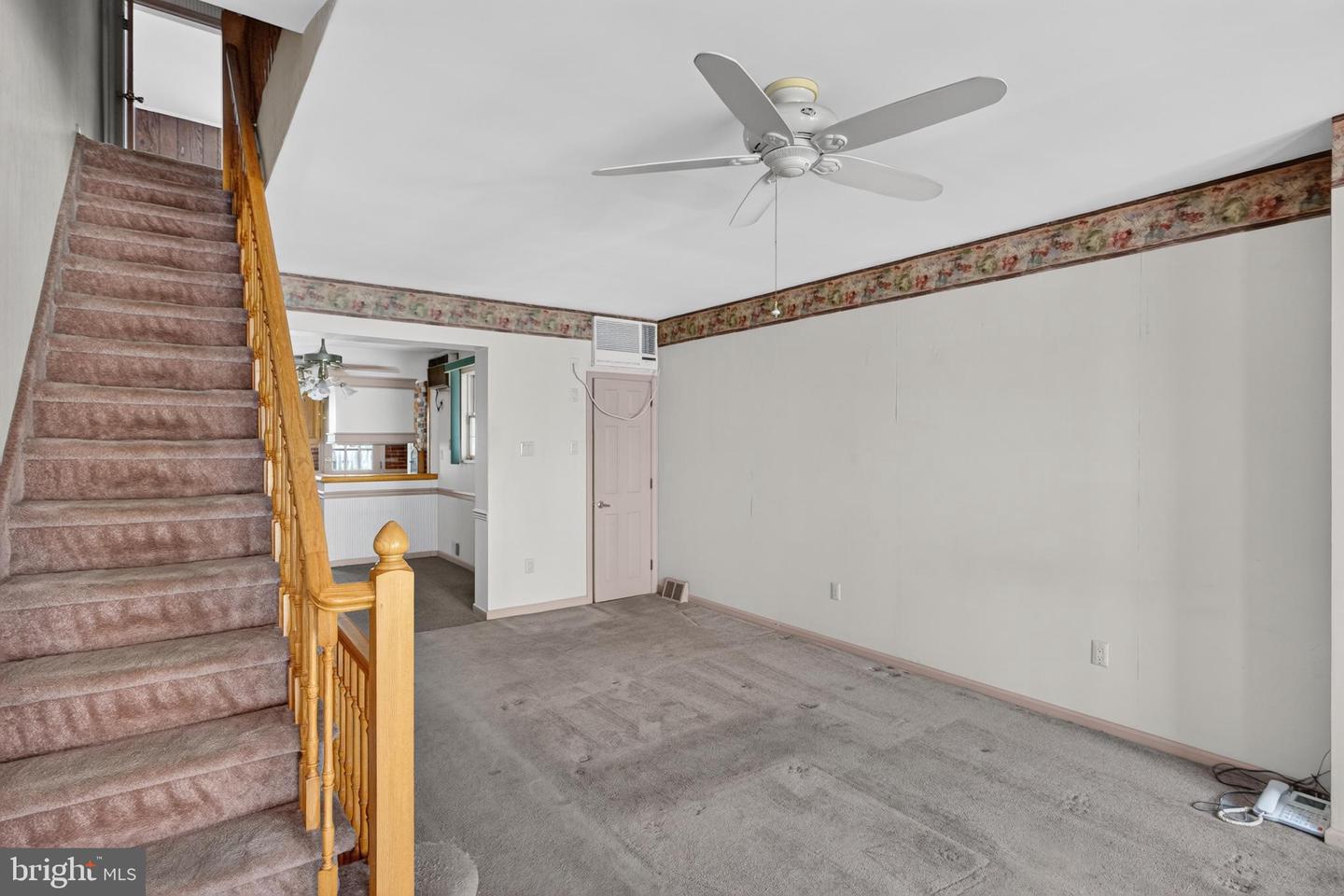 2419 S Woodstock St Property Photo 4