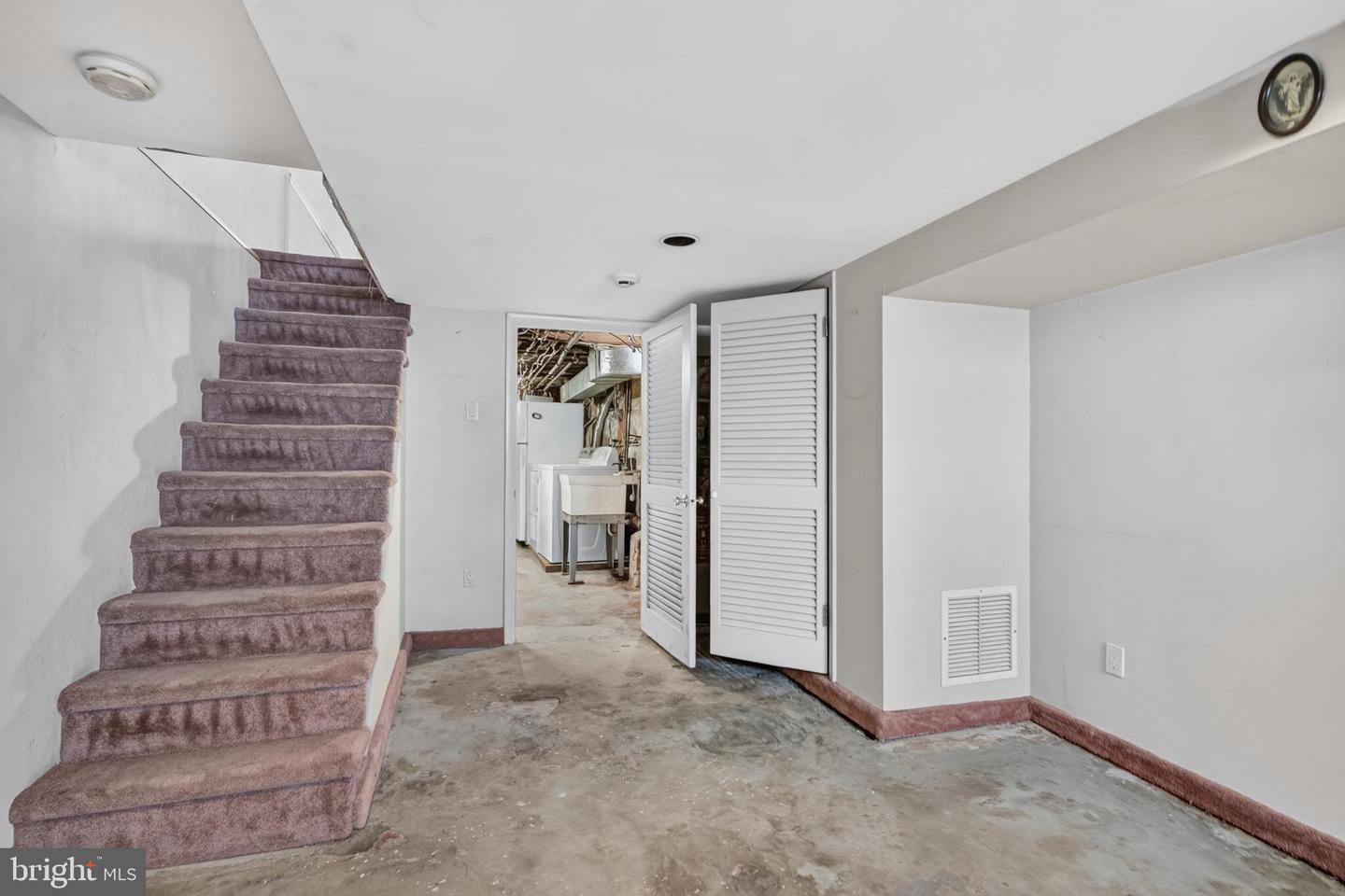 2419 S Woodstock St Property Photo 23