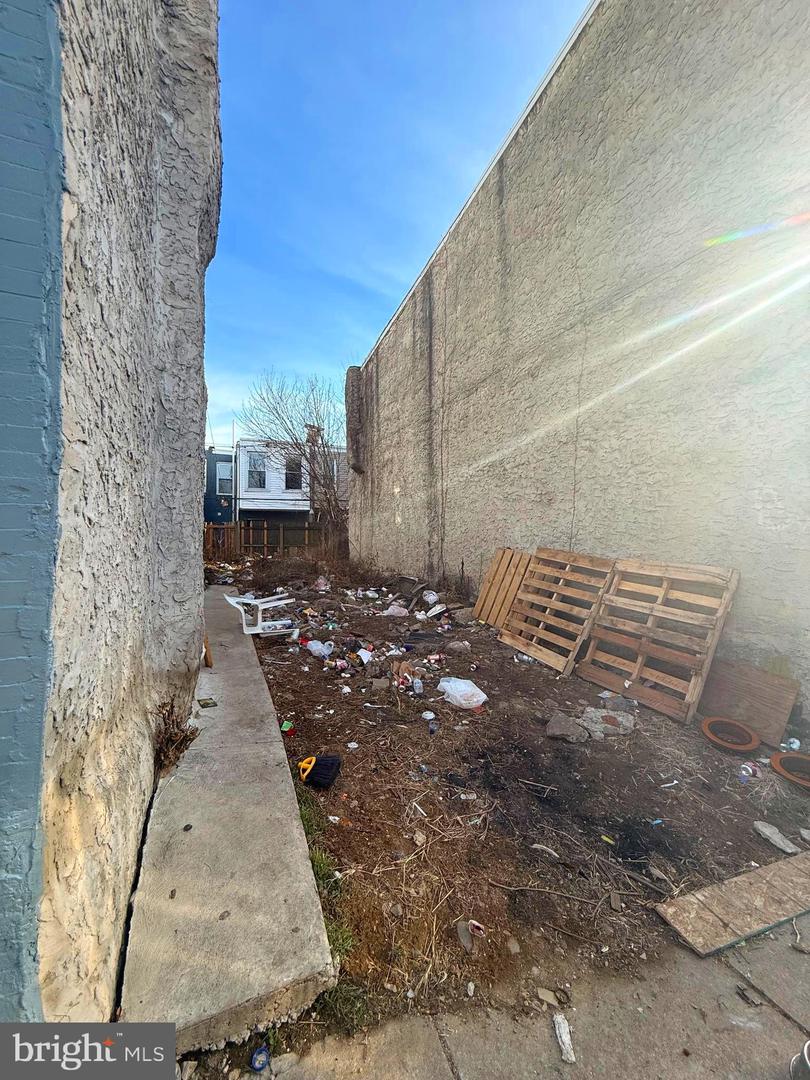 1831 N Bucknell St Property Photo 2