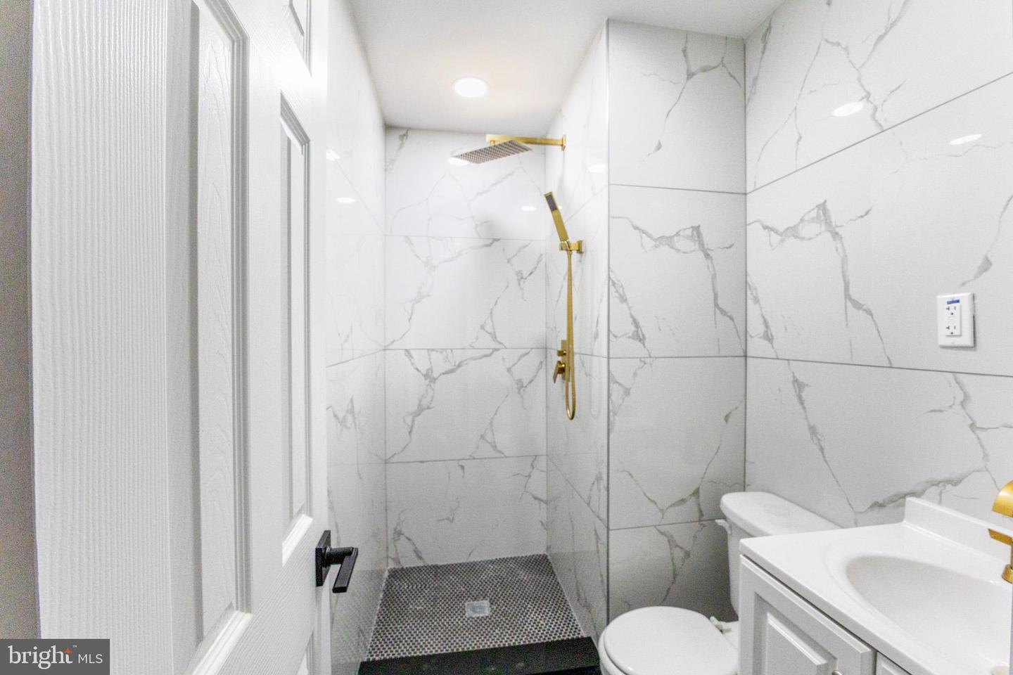 2846 N Garnet St Property Photo 6