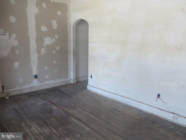 5538 Walnut St Property Photo 3