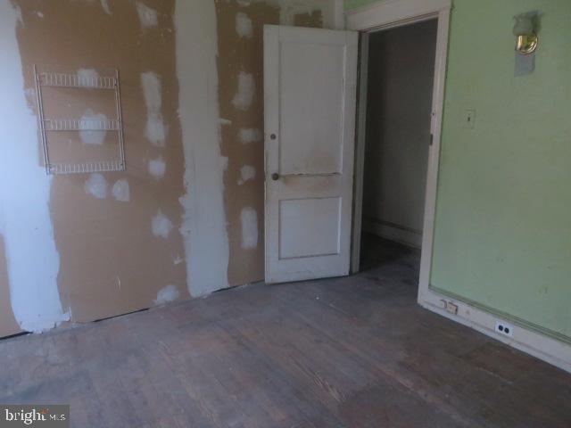 5538 Walnut St Property Photo 8