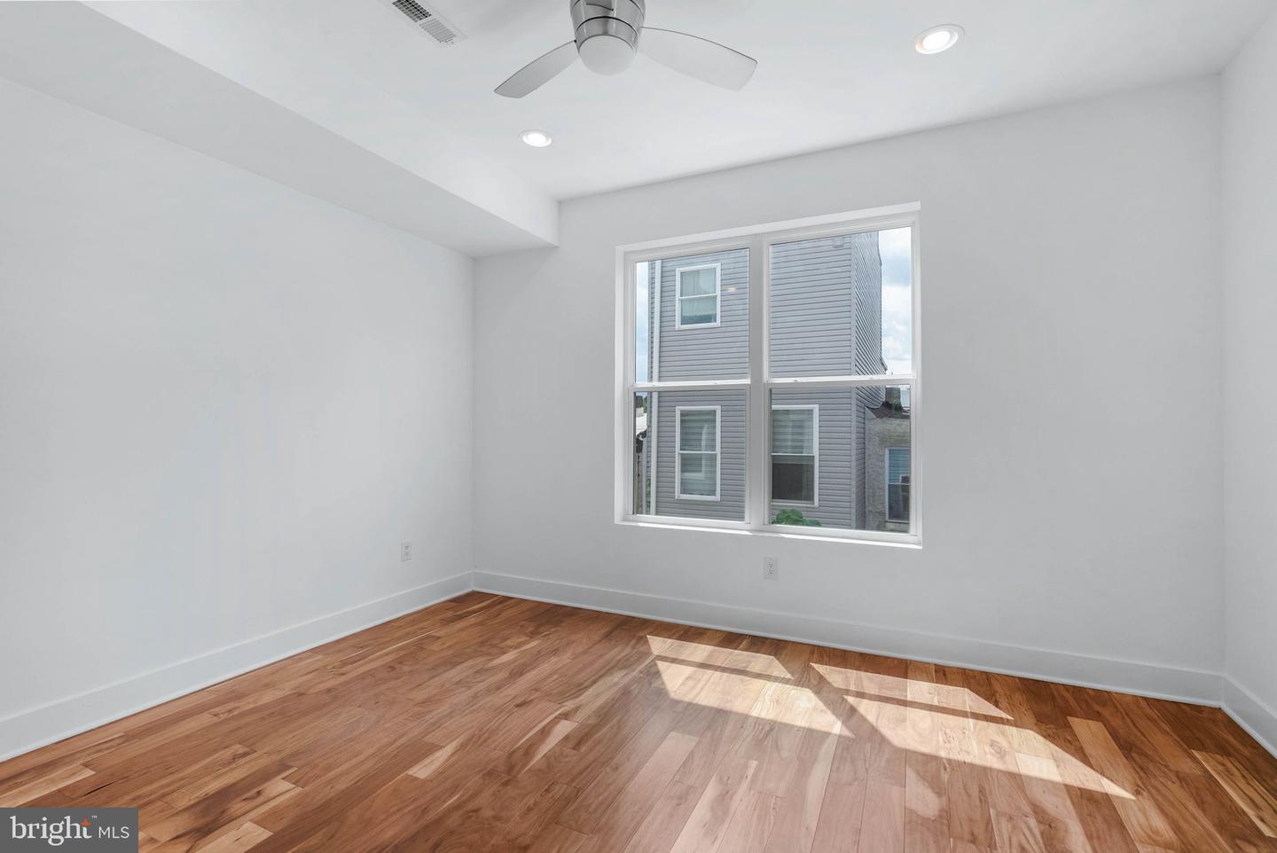 2242 N Howard St Property Photo 13