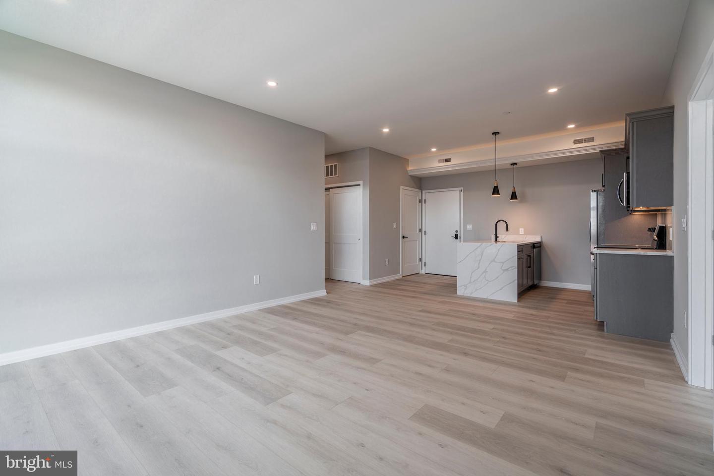2401 Washington Ave #4c Property Photo 4
