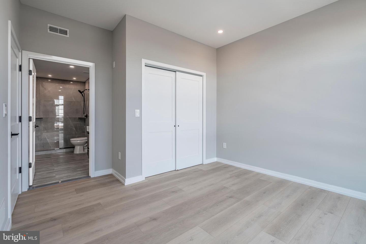 2401 Washington Ave #4c Property Photo 13
