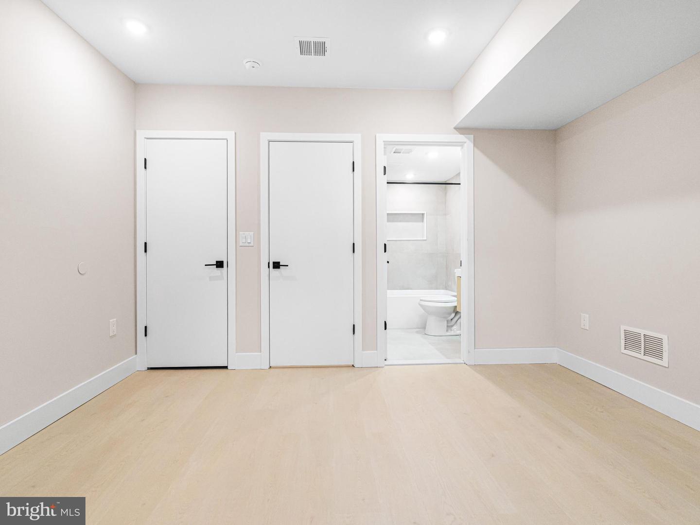 2053 E William St Property Photo 19