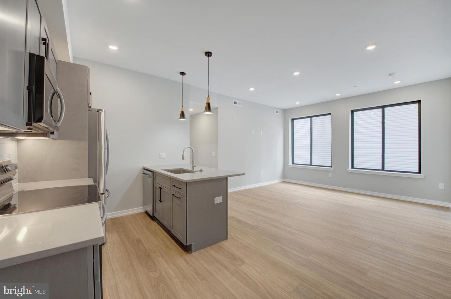 1205 S 15TH ST #3D Property Photo 1