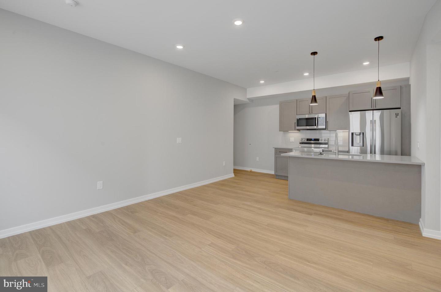 1205 S 15th St #3d Property Photo 5