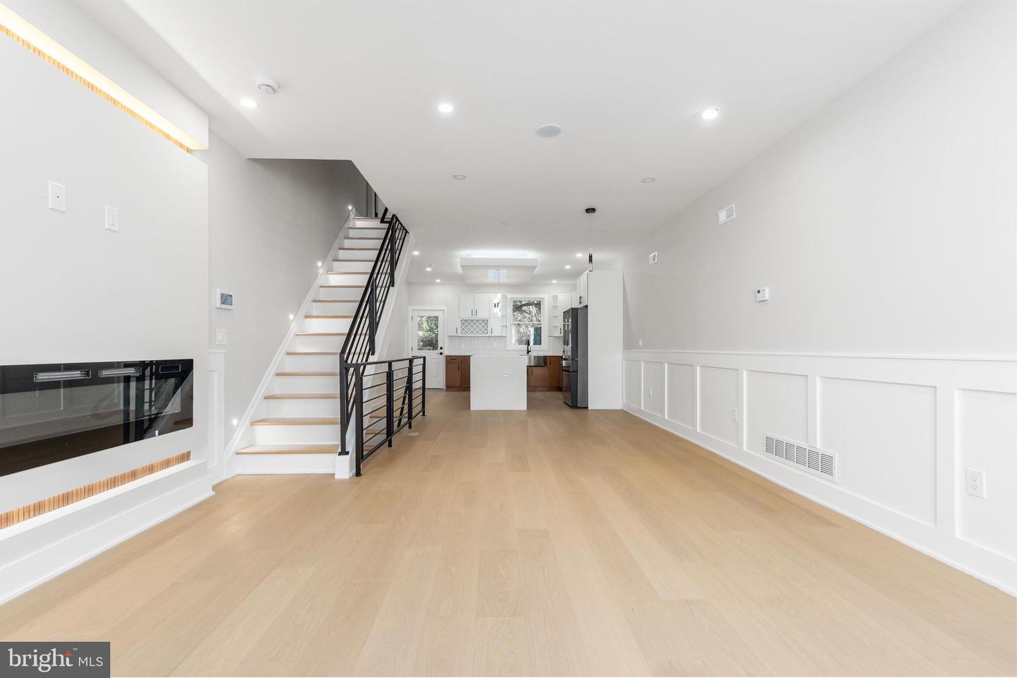 1421 21st St Property Photo 4