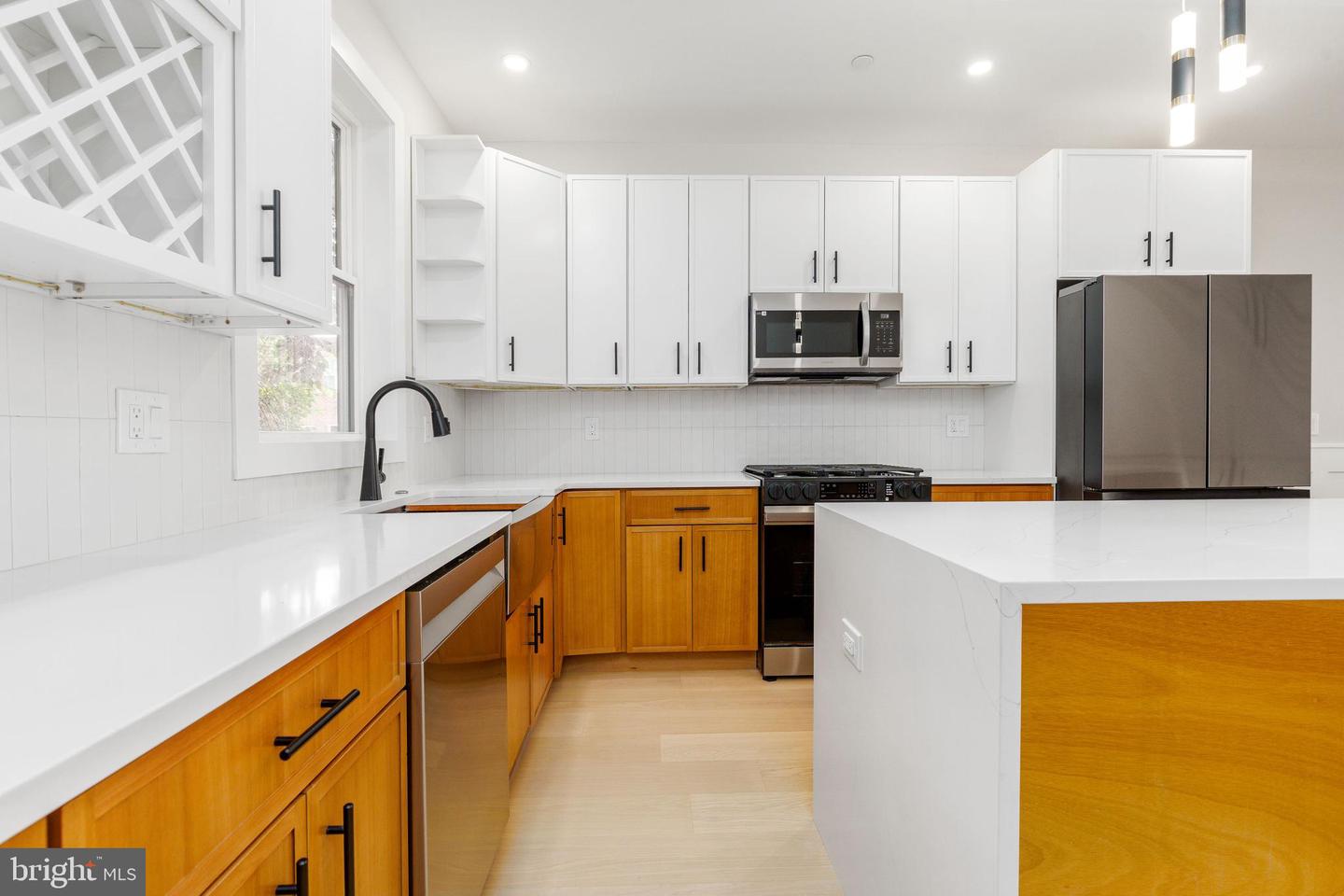 1421 21st St Property Photo 8