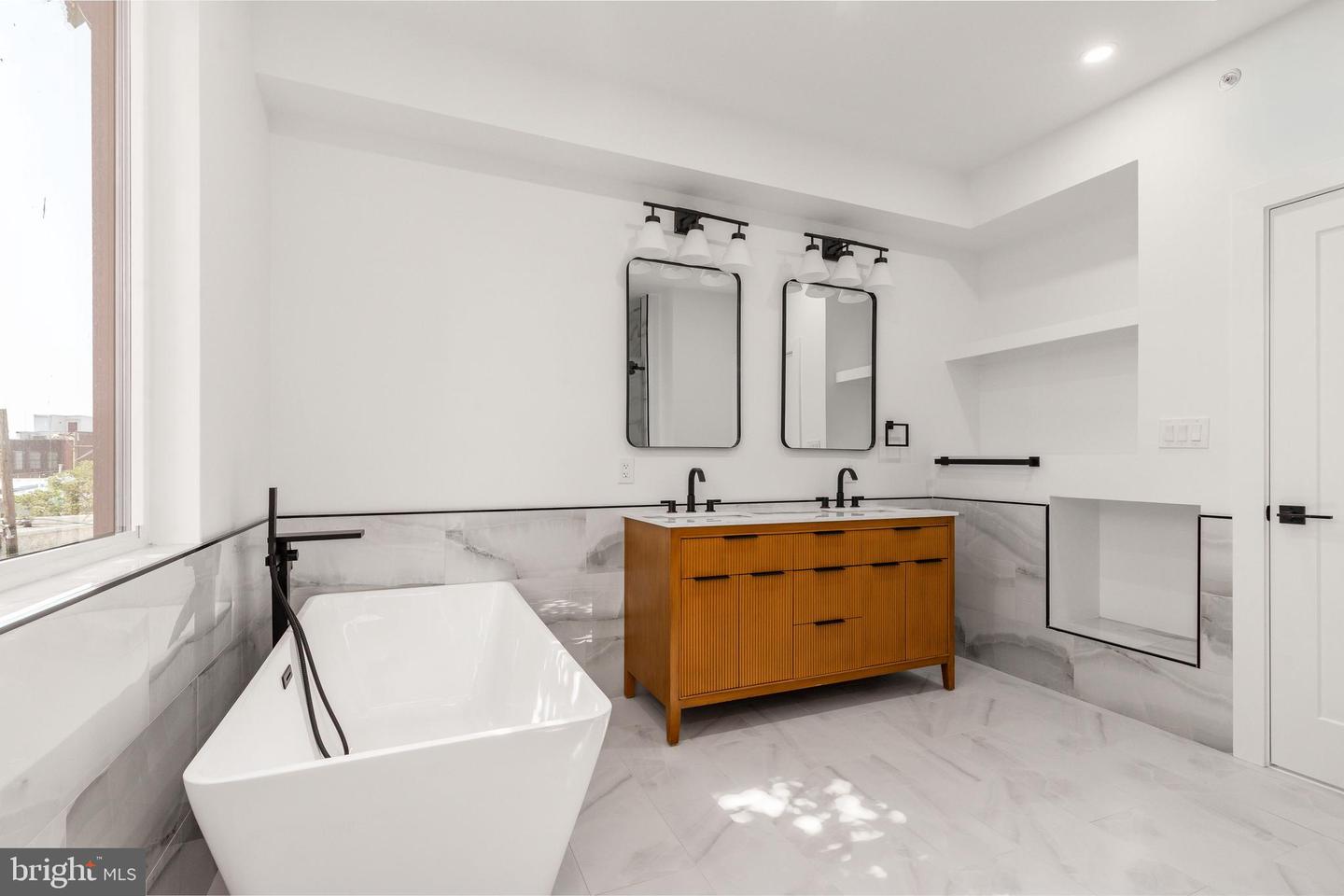 1421 21st St Property Photo 22