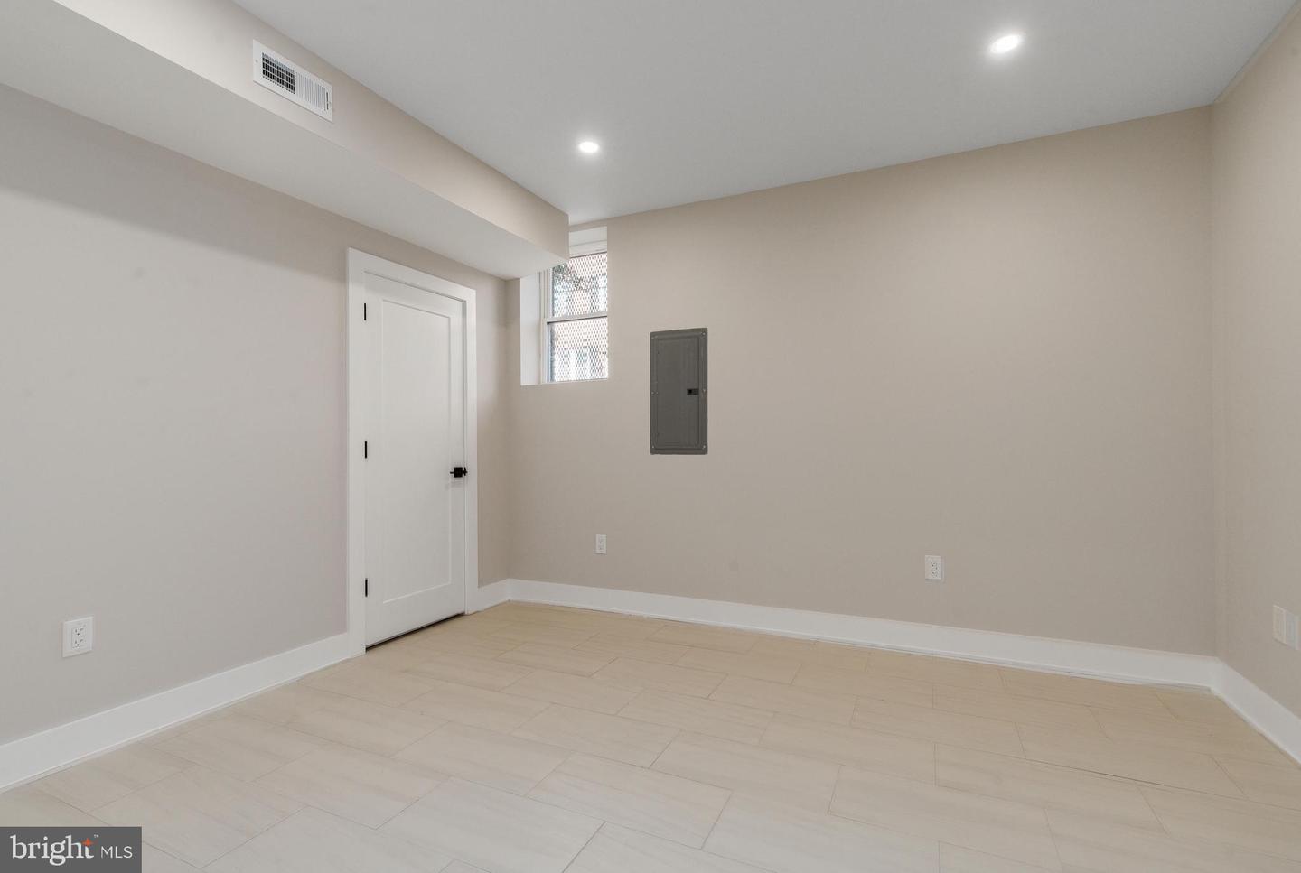 1421 21st St Property Photo 33