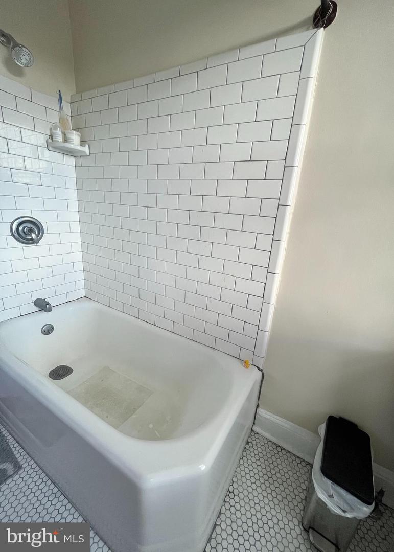 2938 W Oxford St #2r Property Photo 18