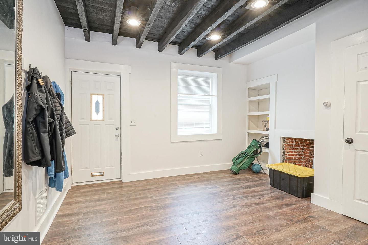 1026 N Orianna St Property Photo 5