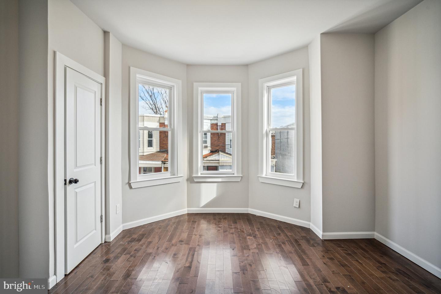 1328 S Wilton St Property Photo 2