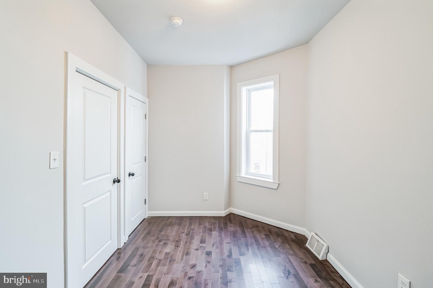 1328 S Wilton St Property Photo 8