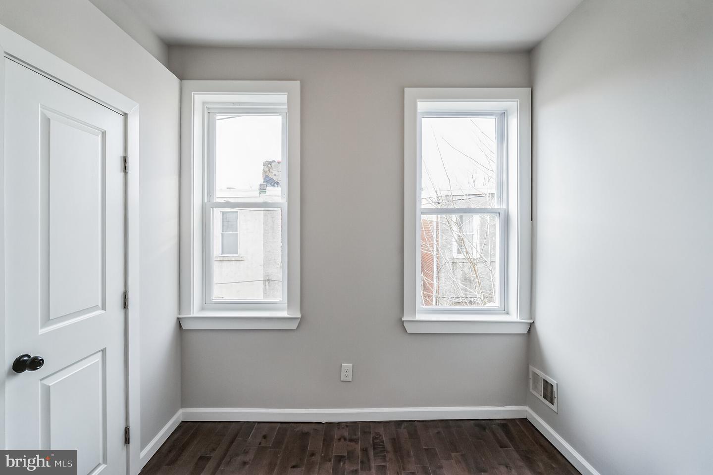 1328 S Wilton St Property Photo 10