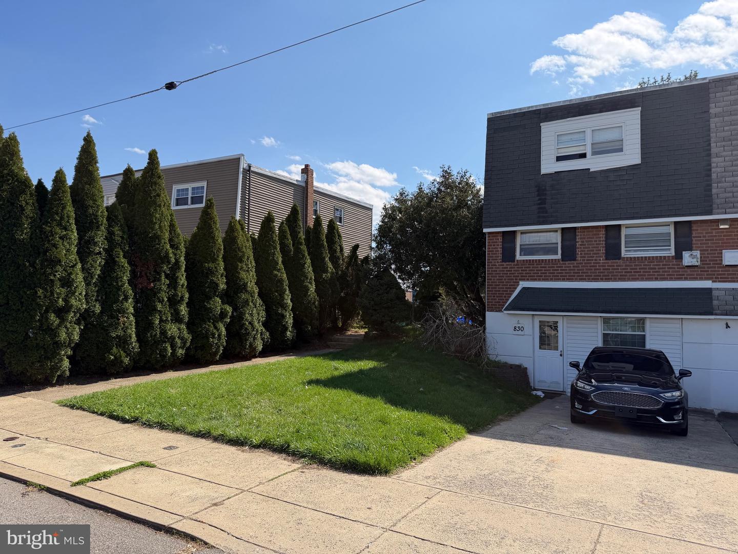 830 LAWLER ST Property Photo 1