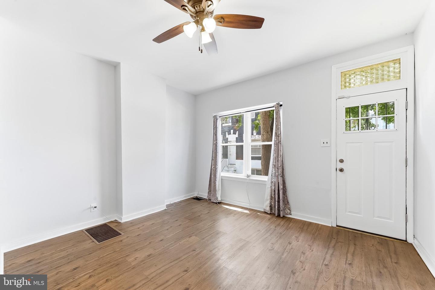 2951 Gerritt St Property Photo 4