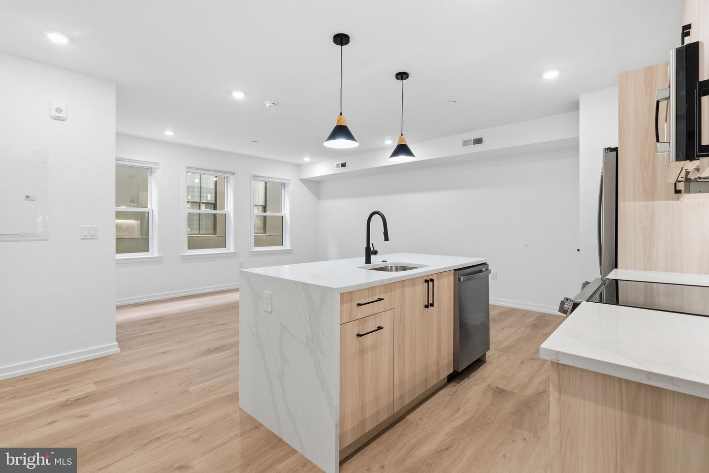 208 Vine St #3c Property Photo 4