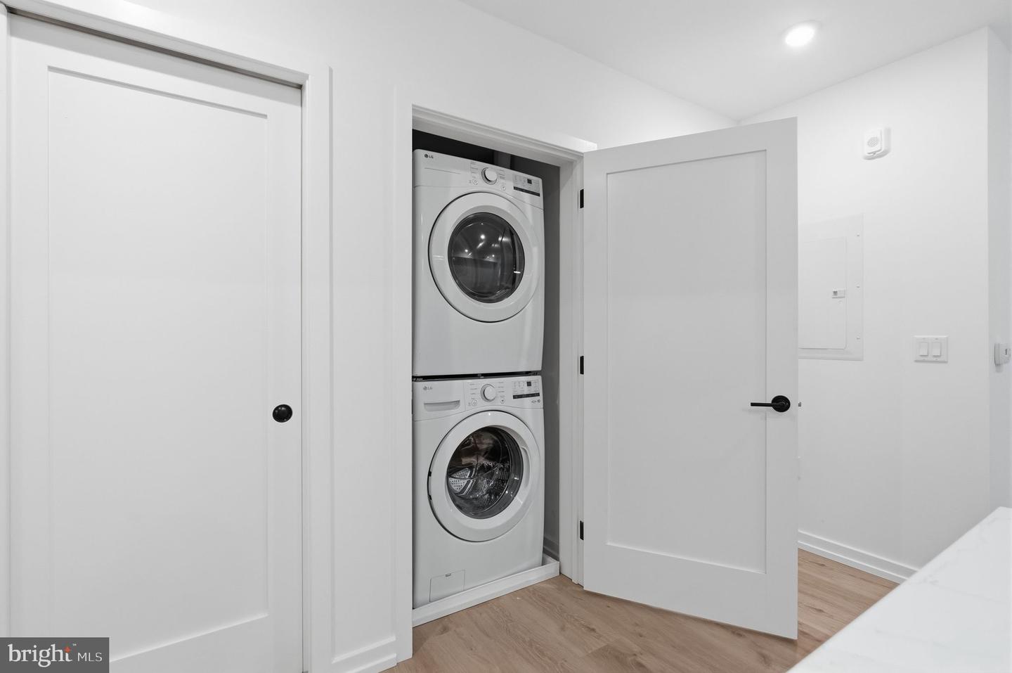 208 Vine St #3c Property Photo 8
