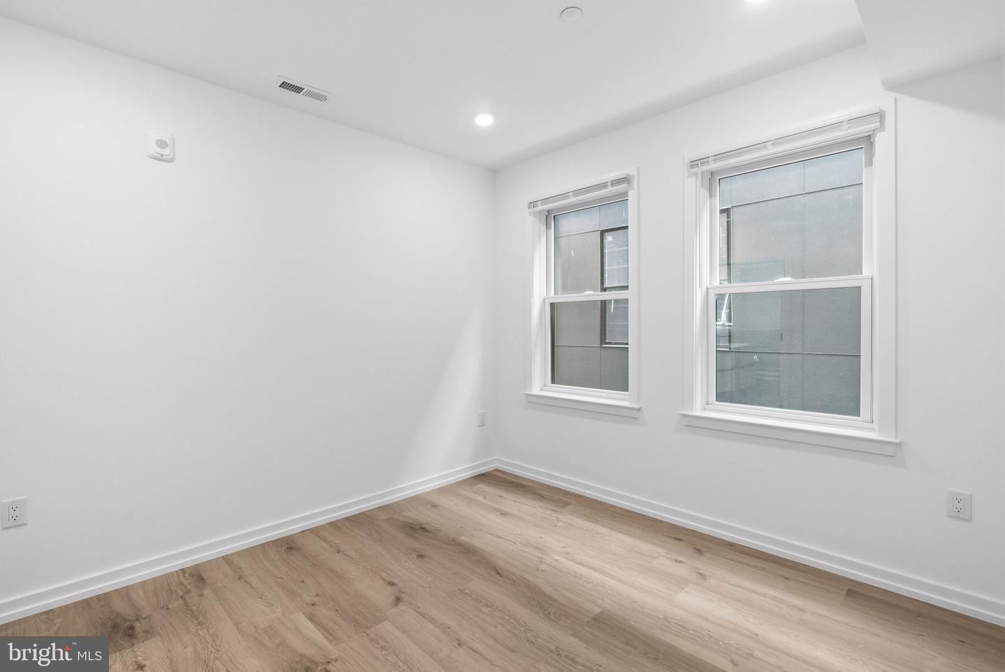 208 Vine St #3c Property Photo 9