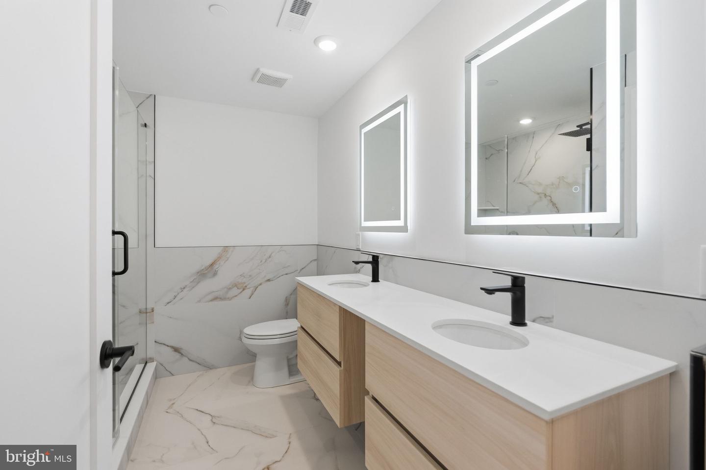 208 Vine St #3c Property Photo 12