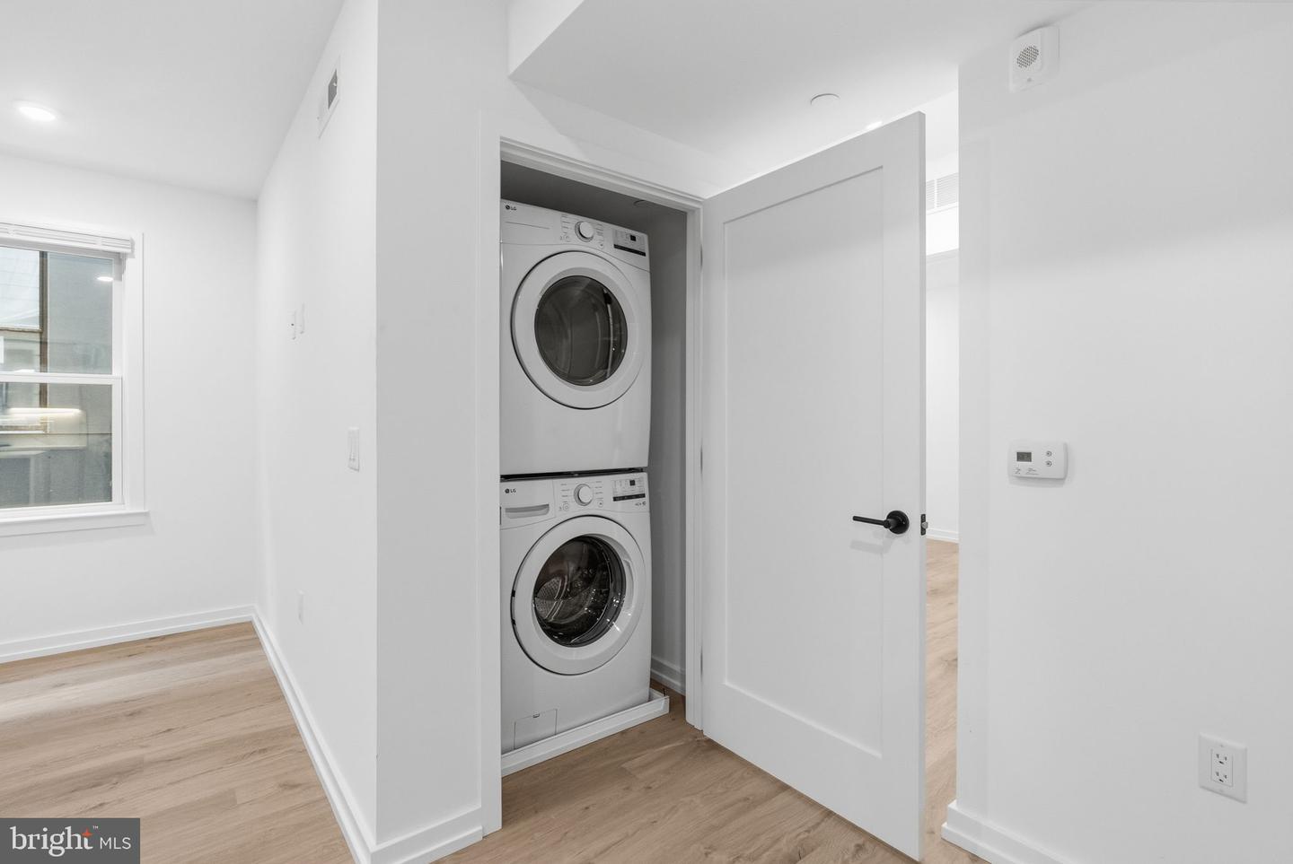 208 Vine St #3f Property Photo 9