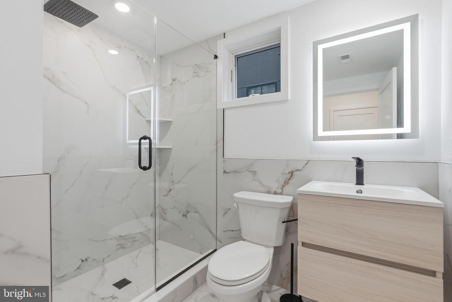 208 Vine St #3f Property Photo 10