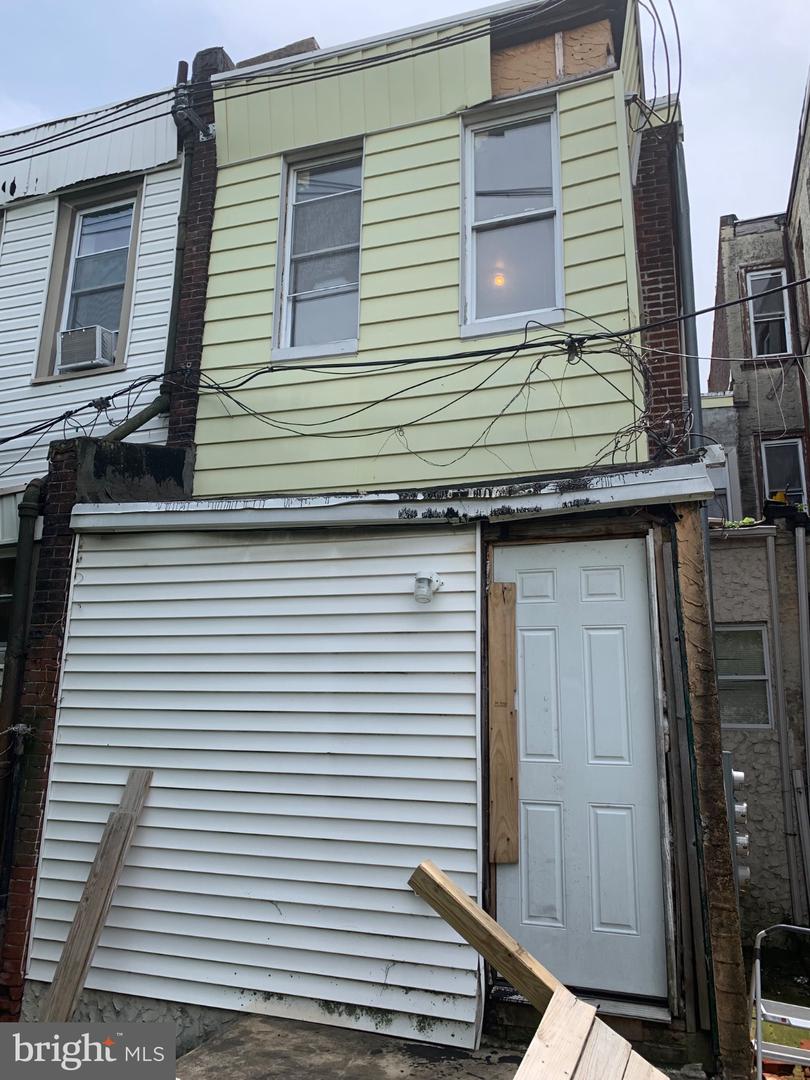 731 W Erie Ave Property Photo 2