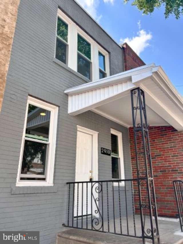 2910 S SMEDLEY ST Property Photo 1