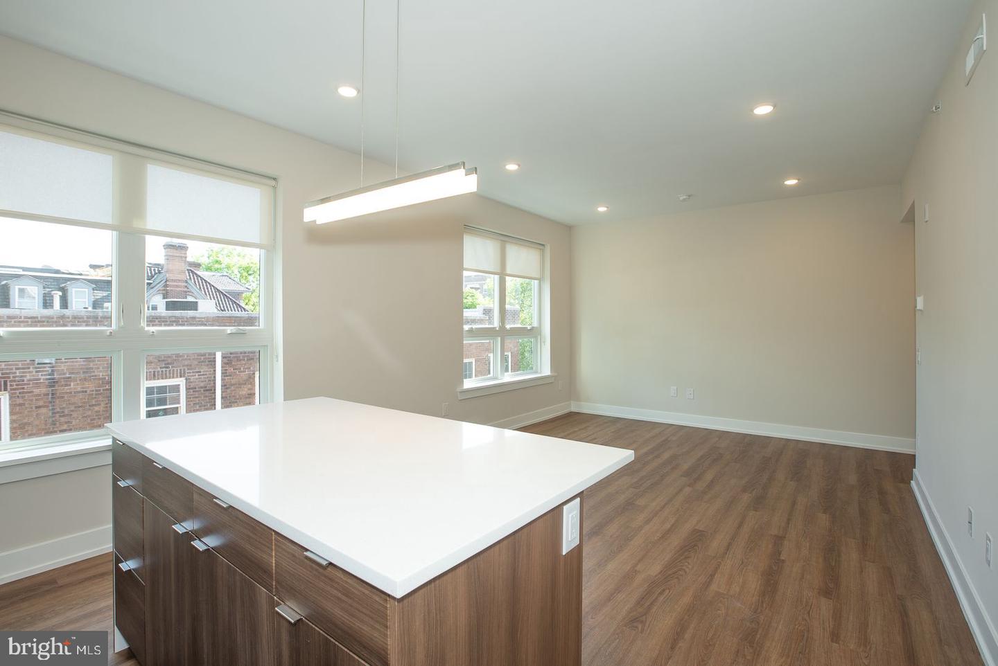 4534 Spruce St #c4 Property Photo 3