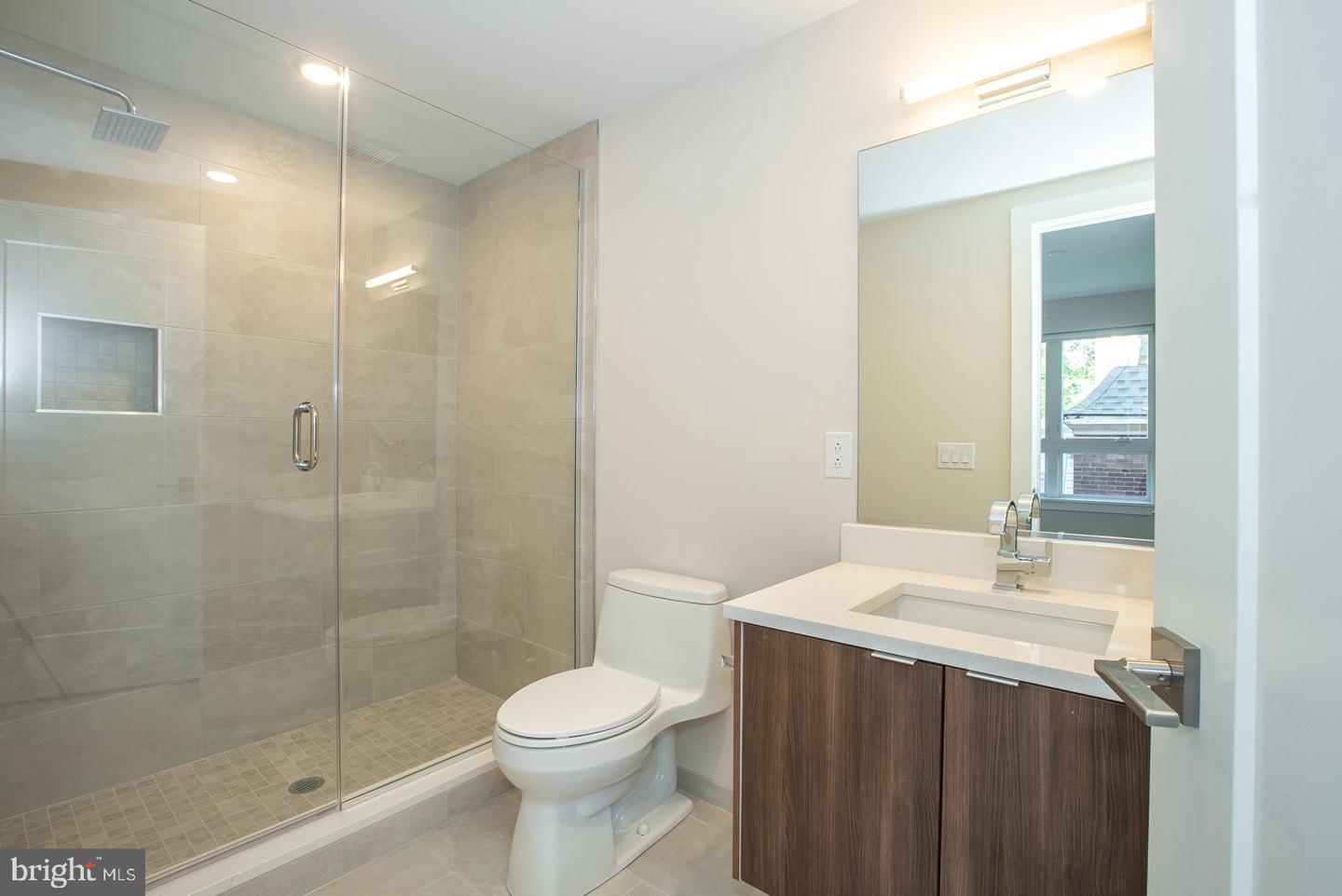 4534 Spruce St #c4 Property Photo 6