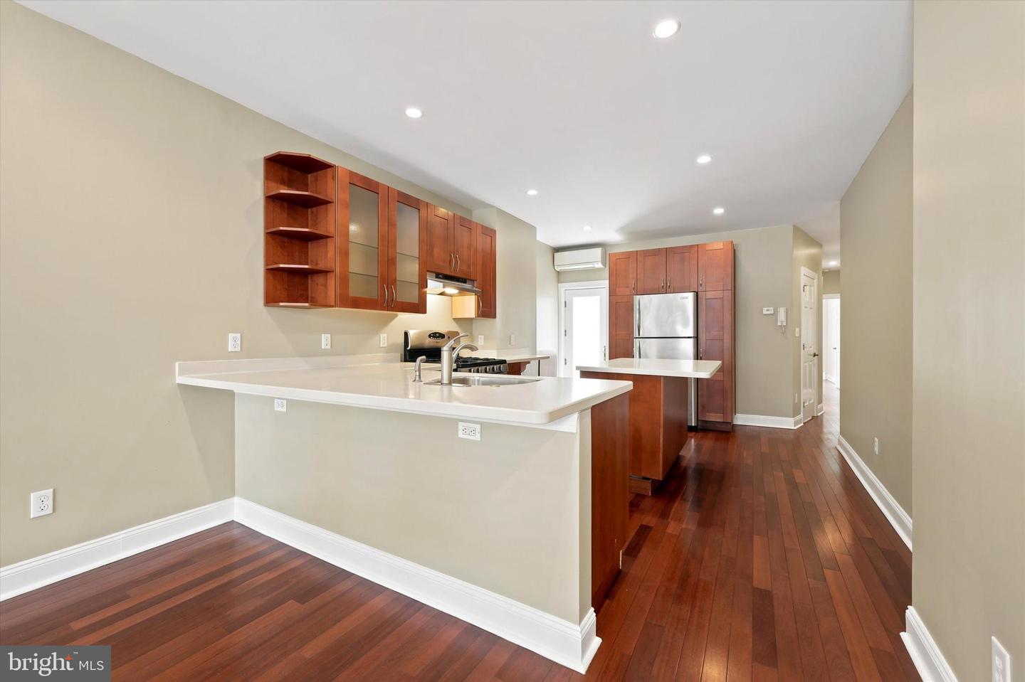 2320 Lombard St Property Photo 10
