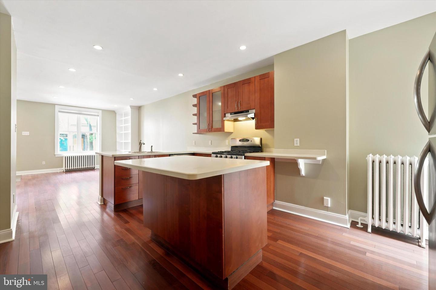 2320 Lombard St Property Photo 13