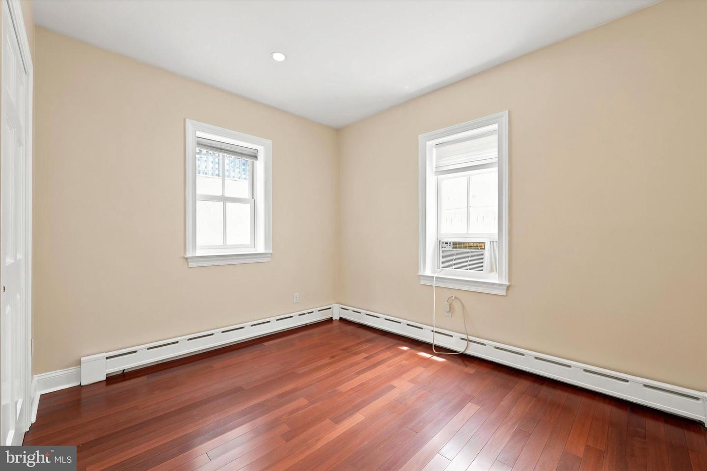 2320 Lombard St Property Photo 17
