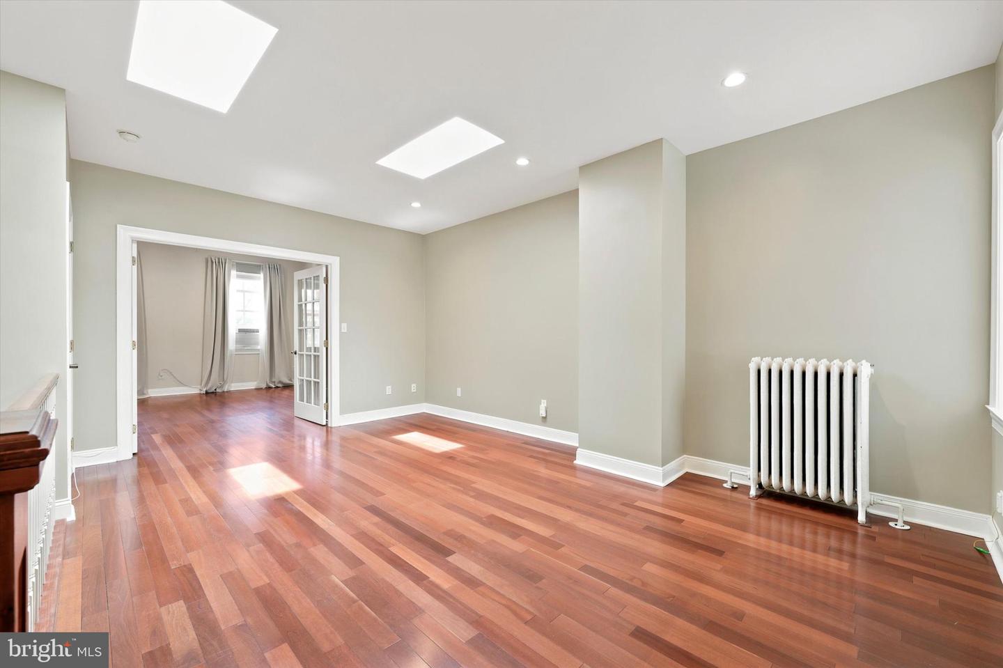 2320 Lombard St Property Photo 23