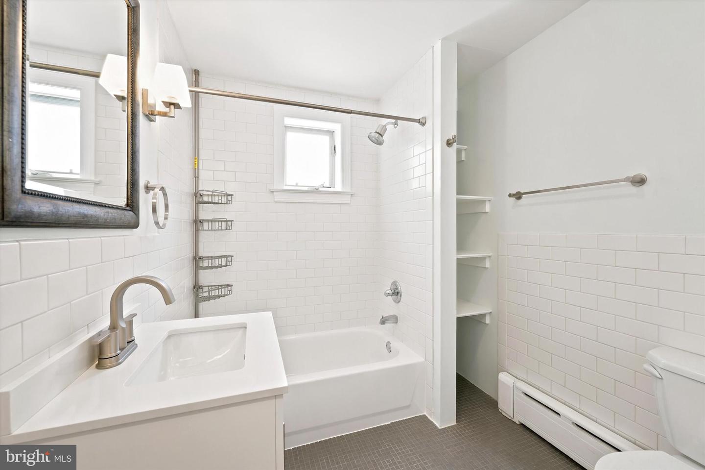 2320 Lombard St Property Photo 24