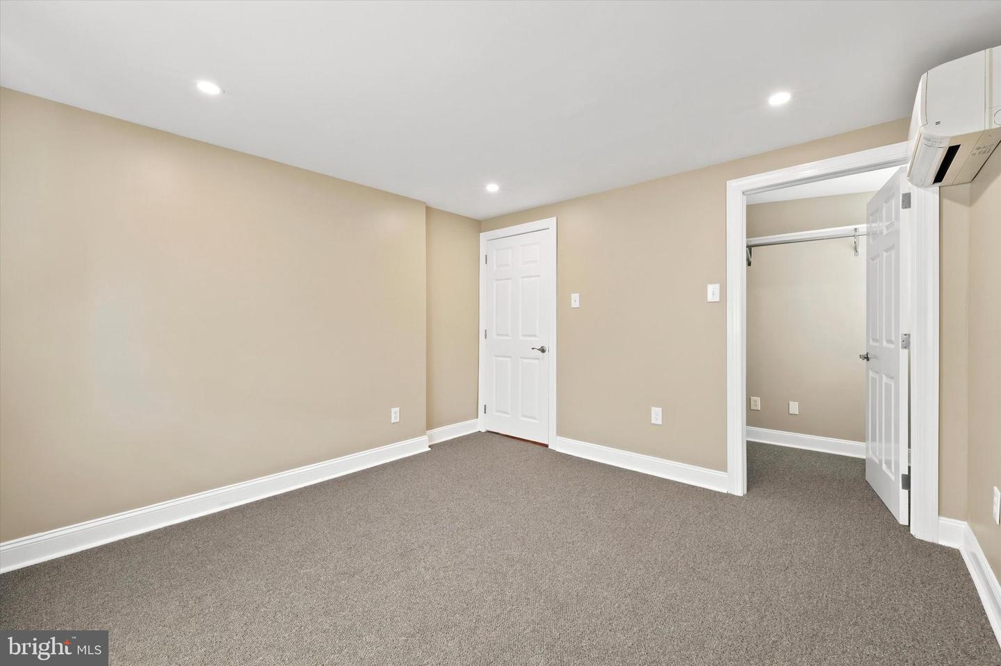 2320 Lombard St Property Photo 27
