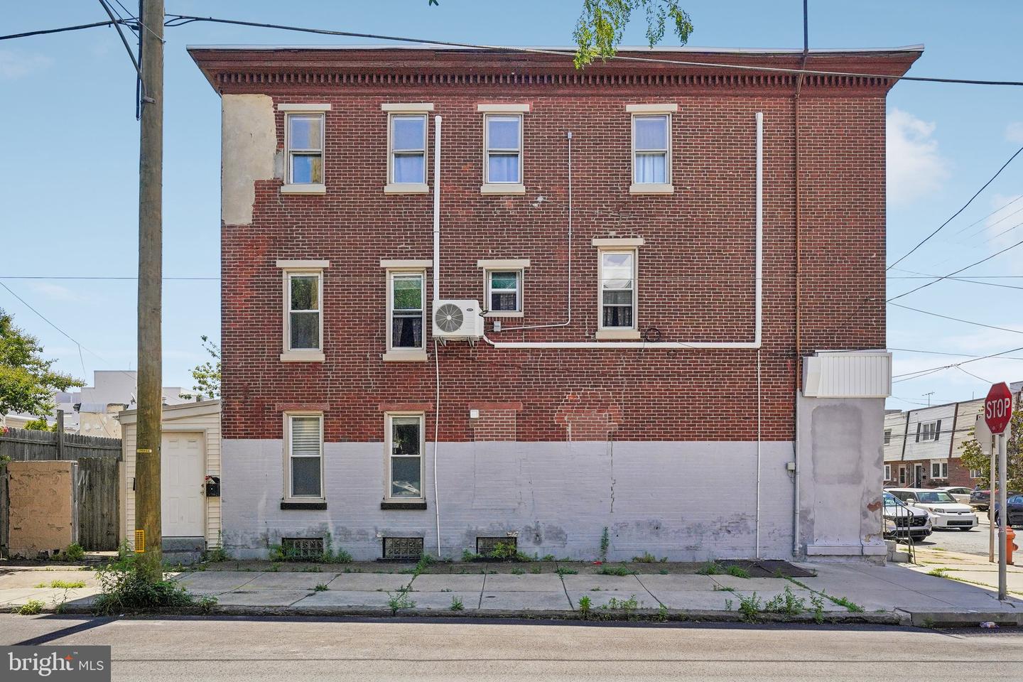 2201 E Huntingdon St Property Photo 4
