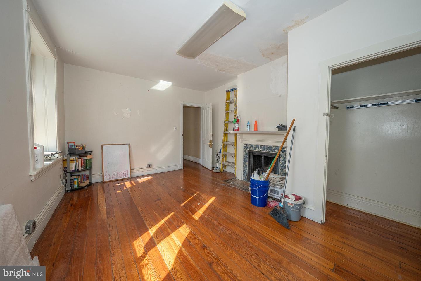 302 W School House Ln Property Photo 17
