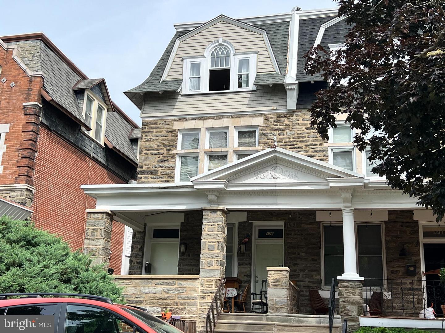 129 E Durham St Property Photo 1