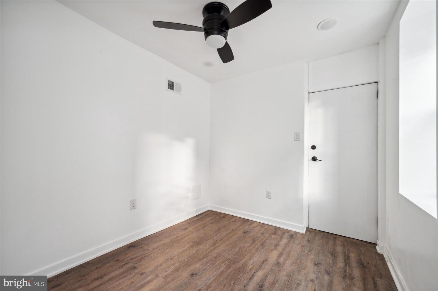 1231 N 16th St Property Photo 15