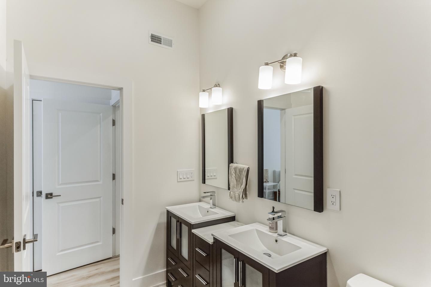 1115 N American St #b6 Property Photo 8