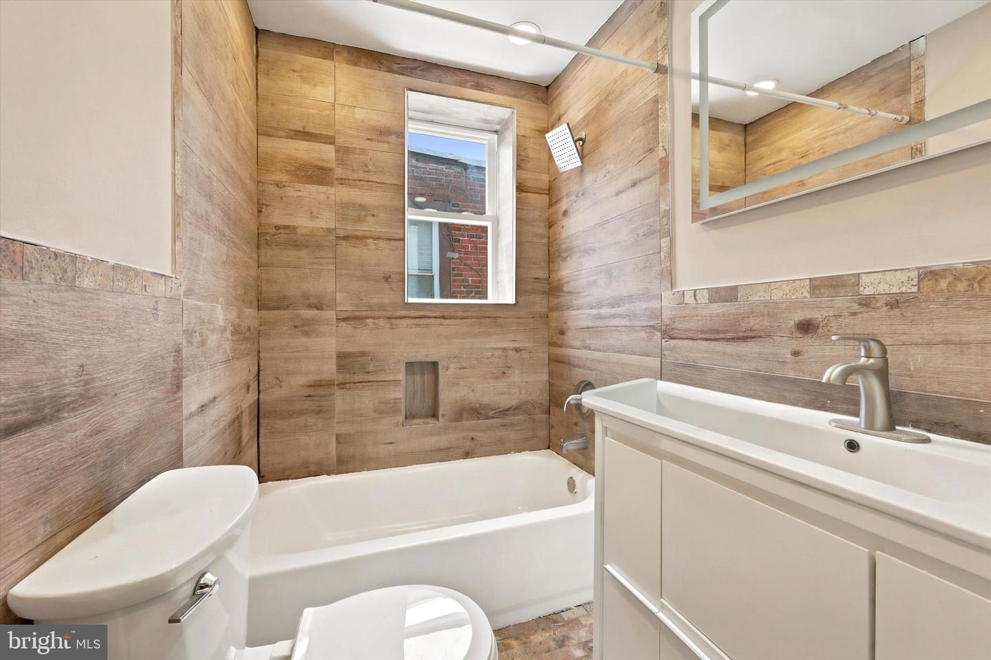 5439 Regent St Property Photo 14