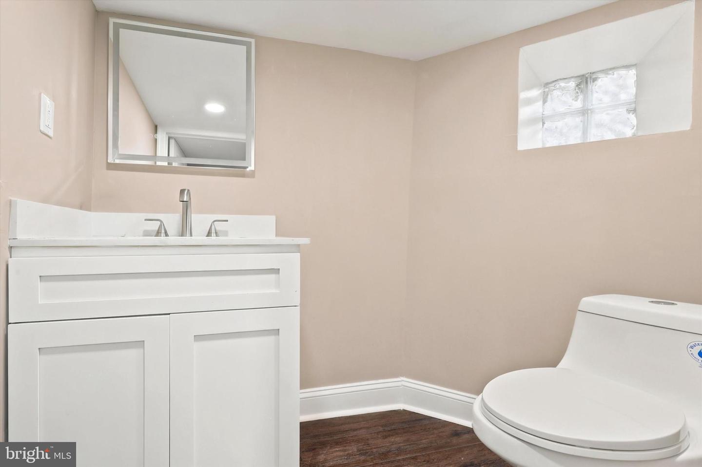 5439 Regent St Property Photo 18